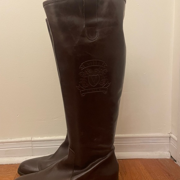Gorgeous Chocolate Brown Riding Style Boots. - Picture 2 of 4